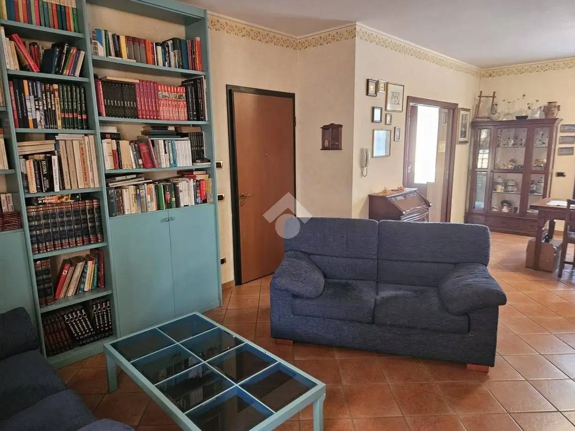 Terratetto plurifamiliare 238 m², ottimo stato, Centro, Bibbiano - foto 4