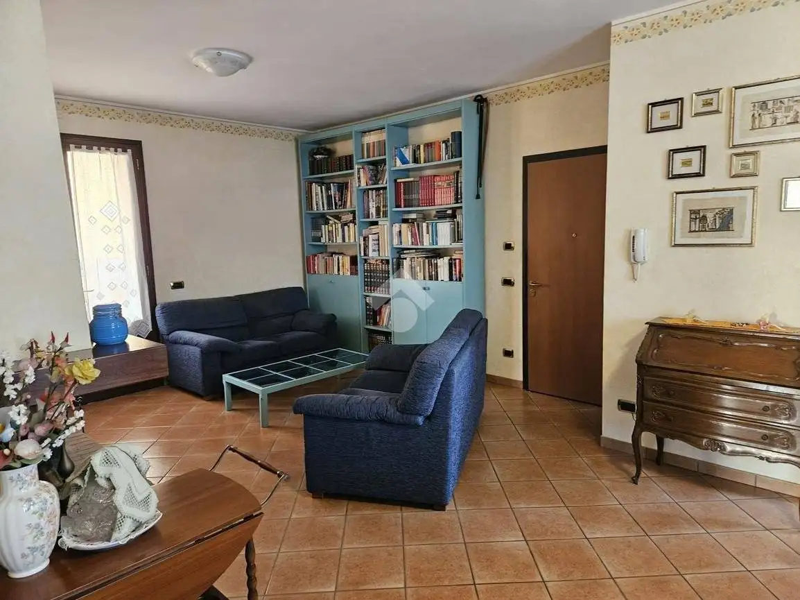 Terratetto plurifamiliare 238 m², ottimo stato, Centro, Bibbiano - foto 5