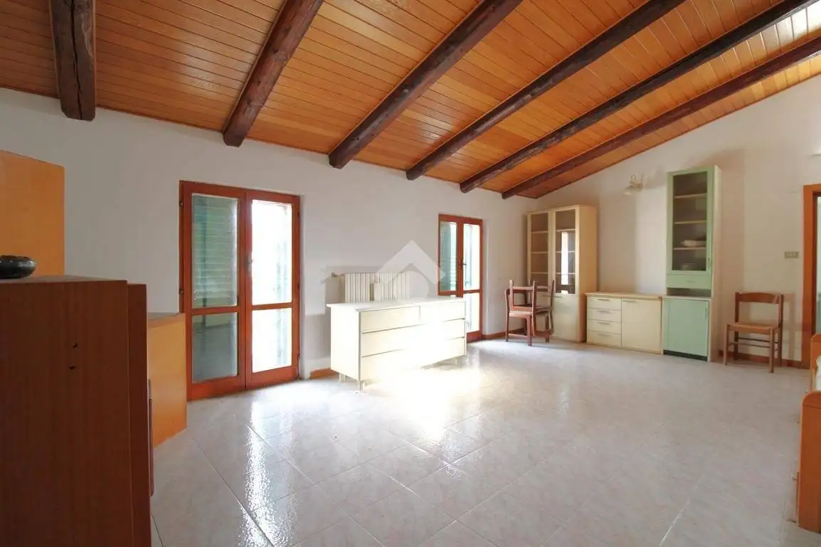 Casa indipendente in vendita a Montenero di Bisaccia