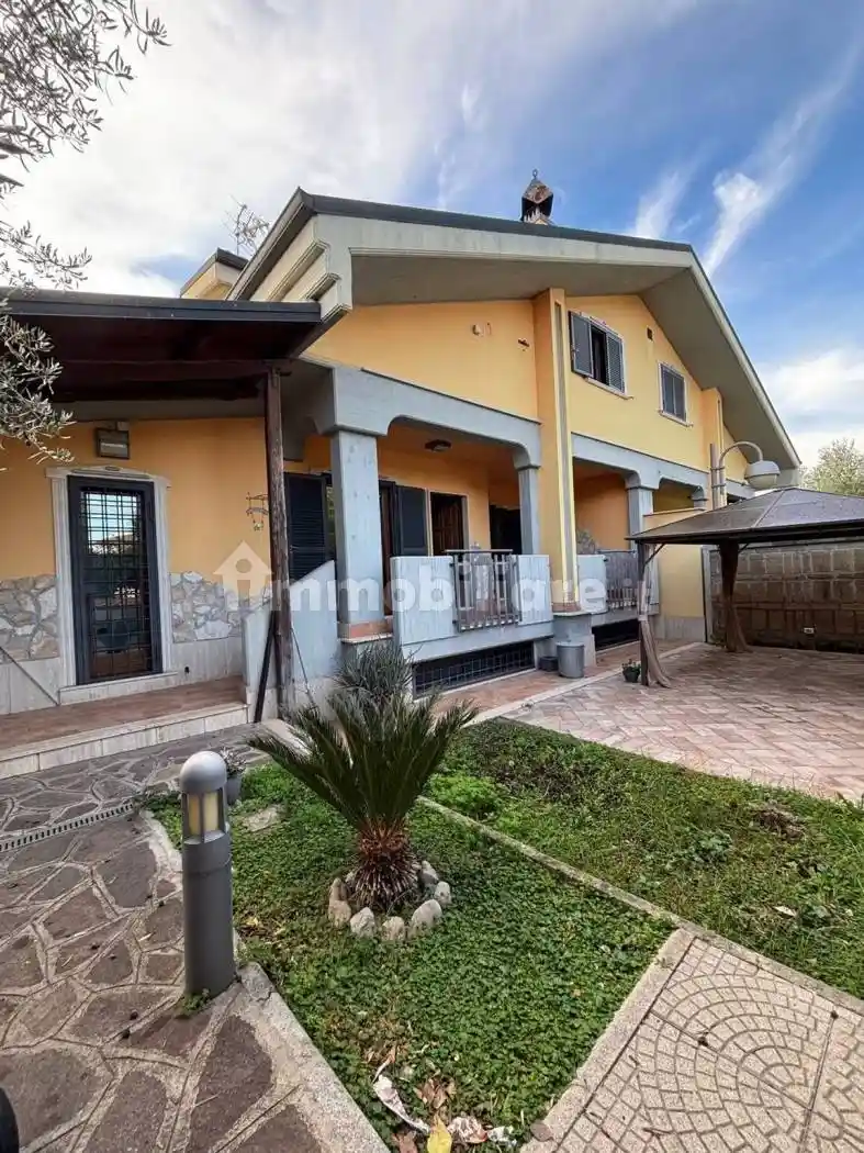 Villa in vendita a Guidonia Montecelio