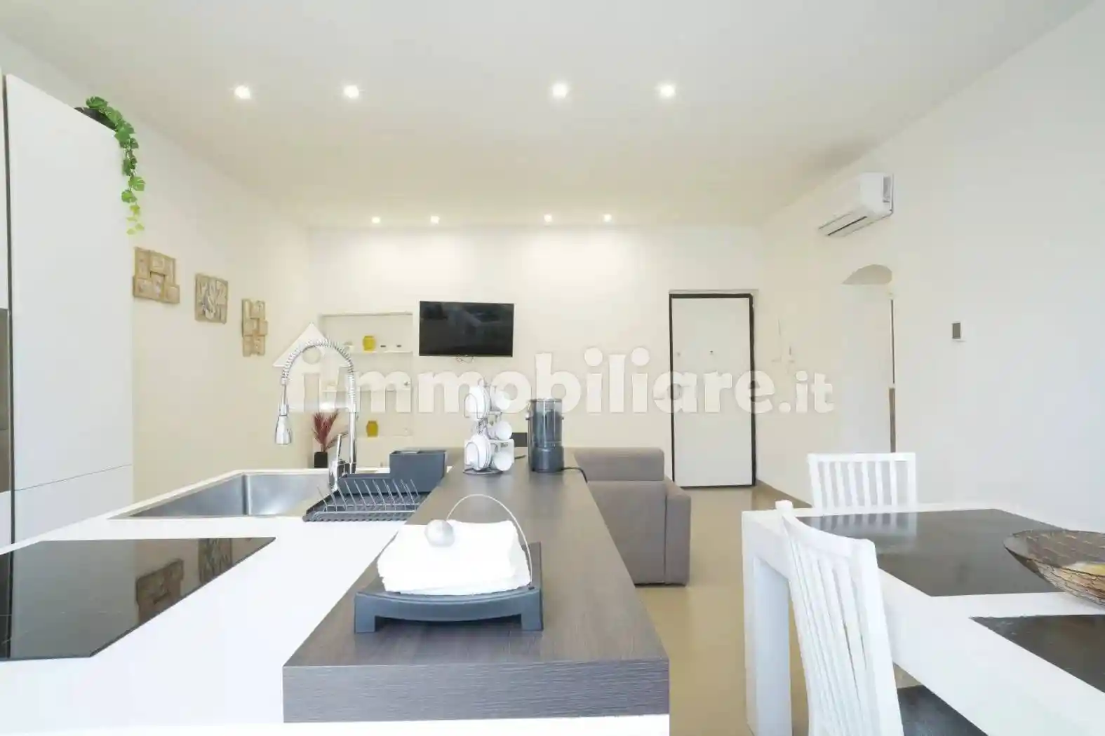 Trilocale via Pier delle Vigne, 4, Borgo Vecchio, Palermo - foto 3