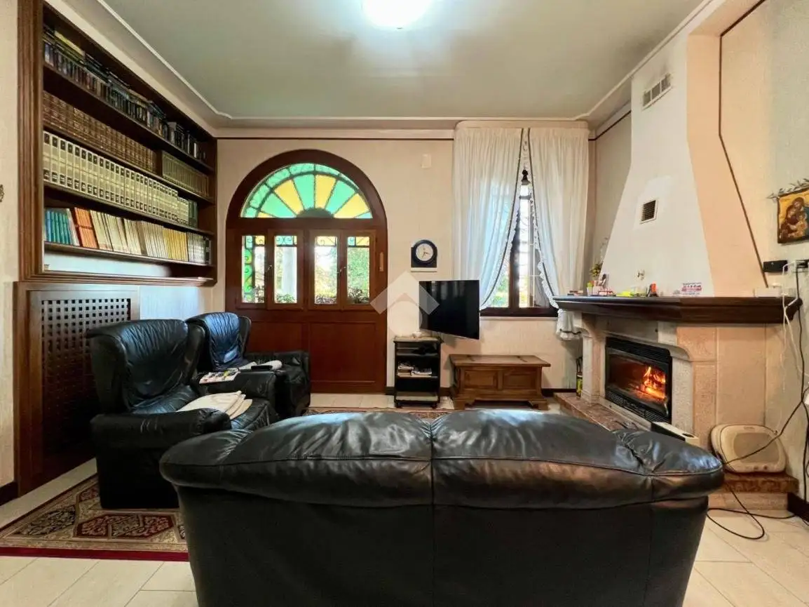 Villa unifamiliare via IV Novembre 15, San Gervasio, Carlino - foto 3