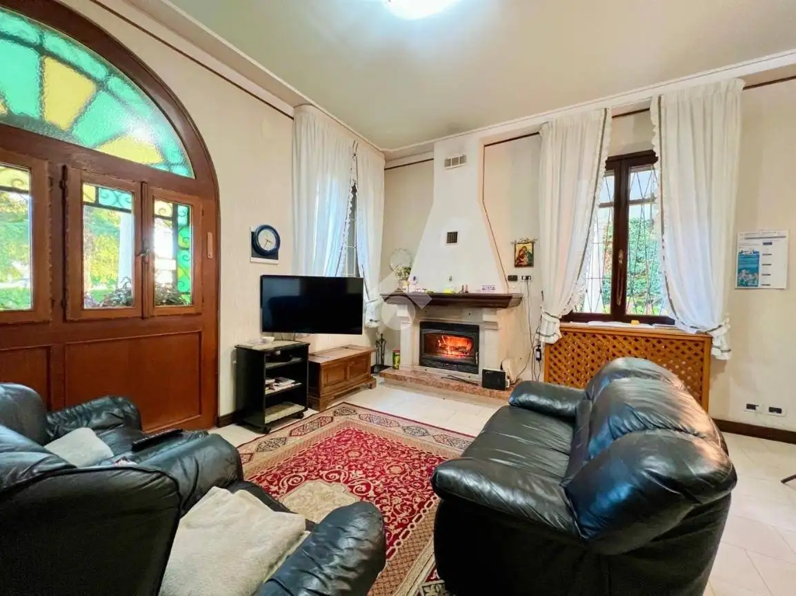 Villa unifamiliare via IV Novembre 15, San Gervasio, Carlino - foto 4