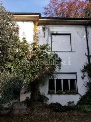 Villa in asta a Albizzate