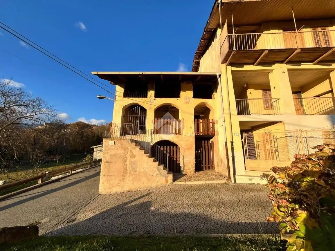 Rustico - Casale in vendita a Val di Chy