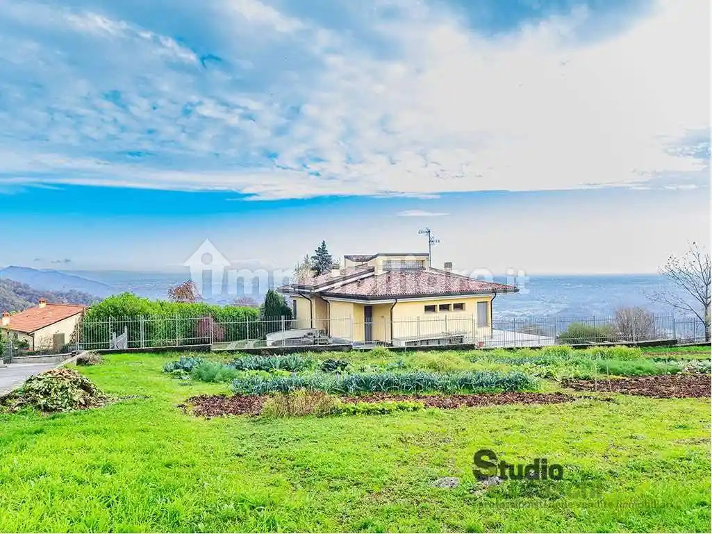 Villa unifamiliare, buono stato, 260 m², Colle Brianza - foto 2