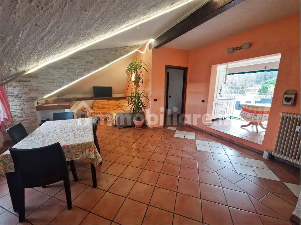 Attico via Valcuvia, 21, Centro, Cittiglio - foto 2