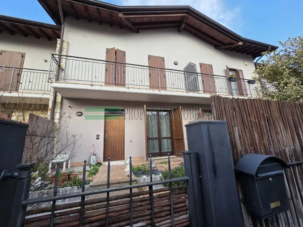 Villetta a schiera in vendita a Ome