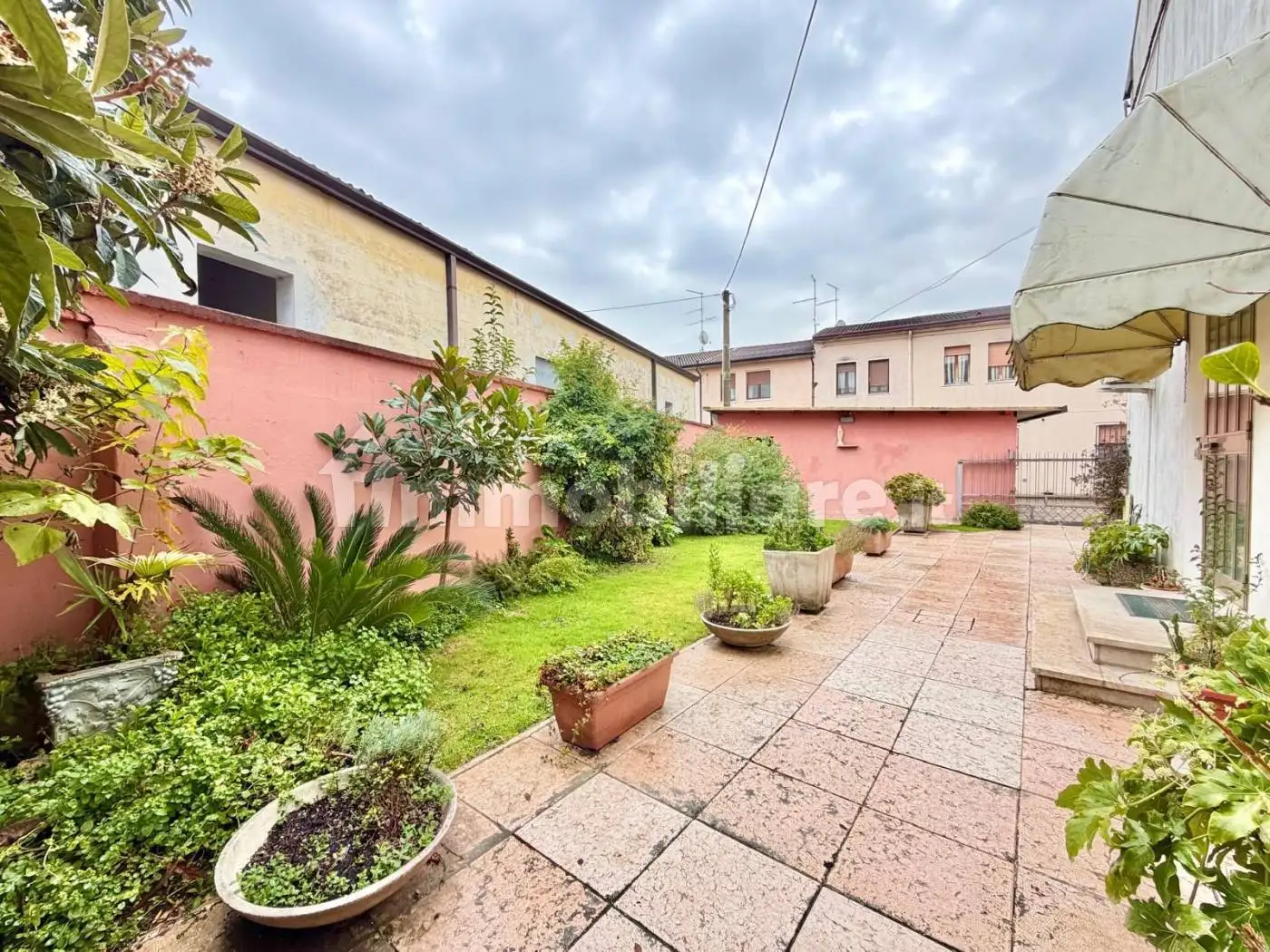 Palazzo - Edificio in Vendita - foto 2