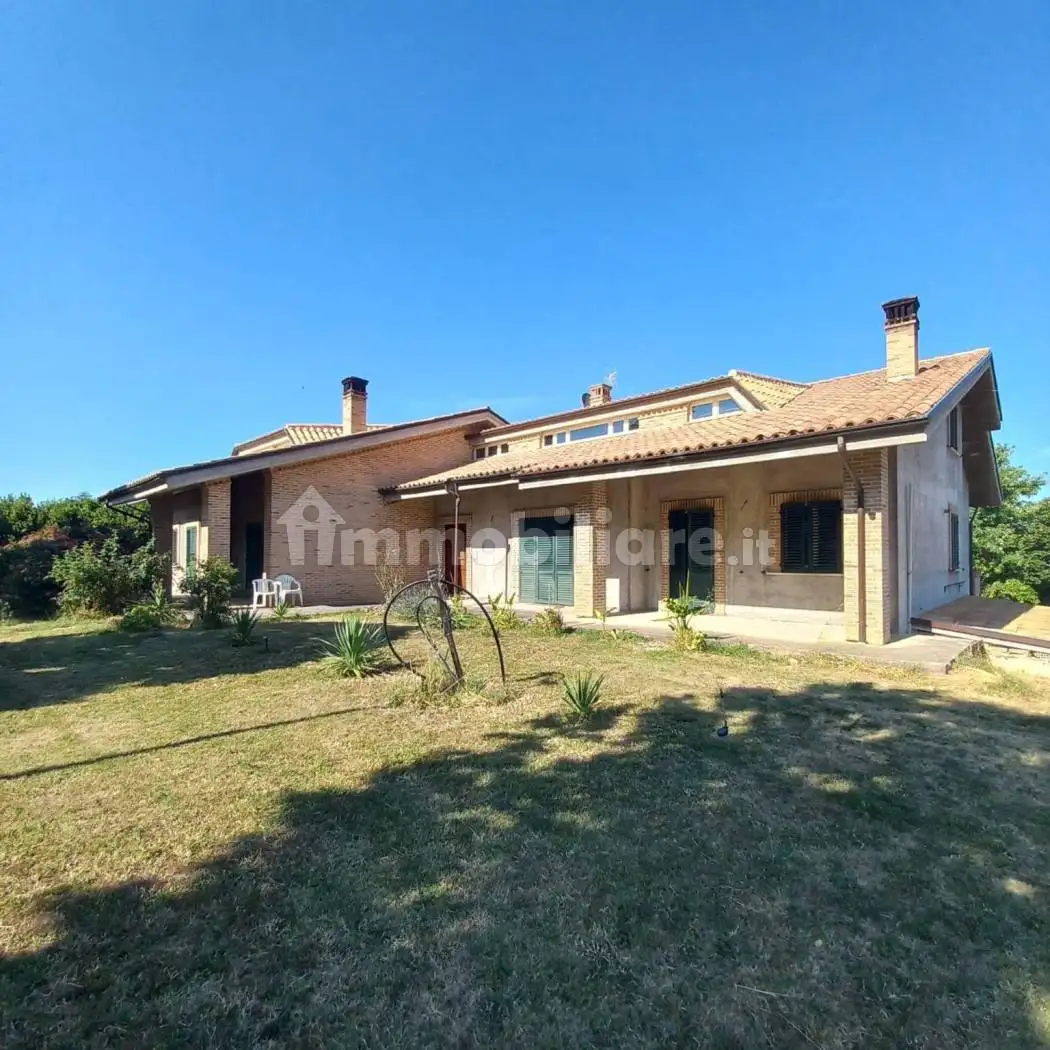 Casa indipendente in vendita a Monteleone di Fermo