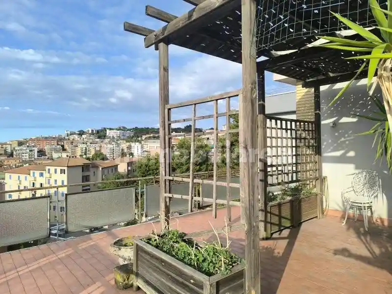 Appartamento in vendita a Ancona