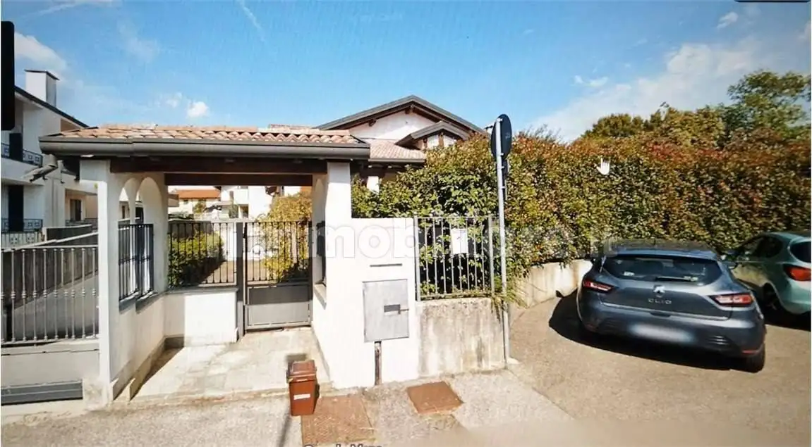 Appartamento in asta a Usmate Velate