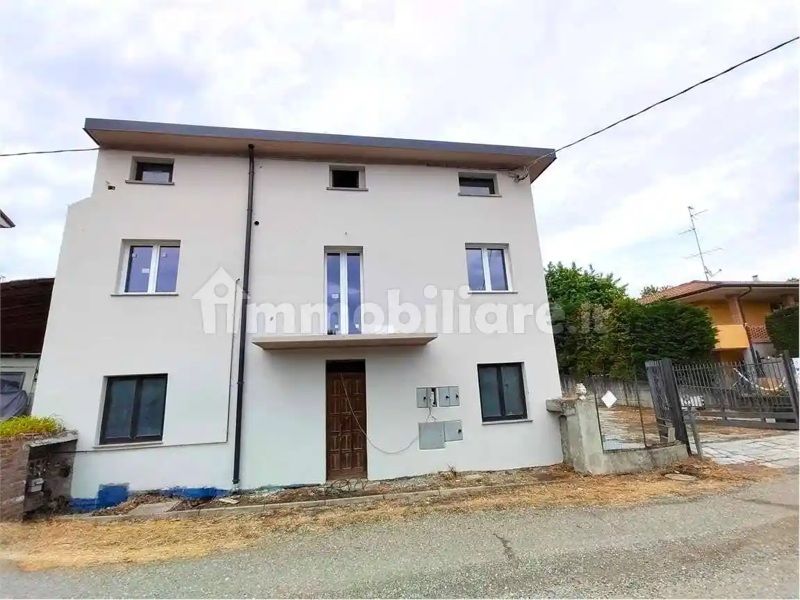Casa indipendente in vendita a Guanzate