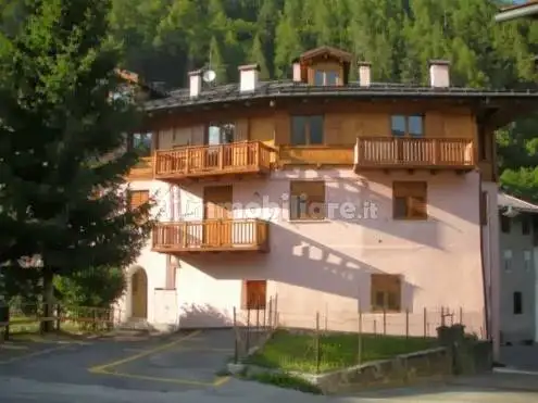 Appartamento in vendita a Commezzadura