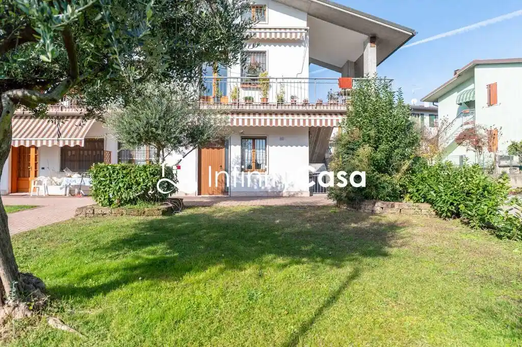 Appartamento in vendita a Sommacampagna