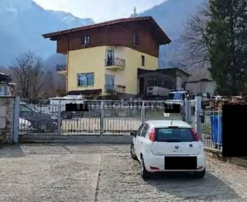 Palazzo - Stabile in asta a Malonno