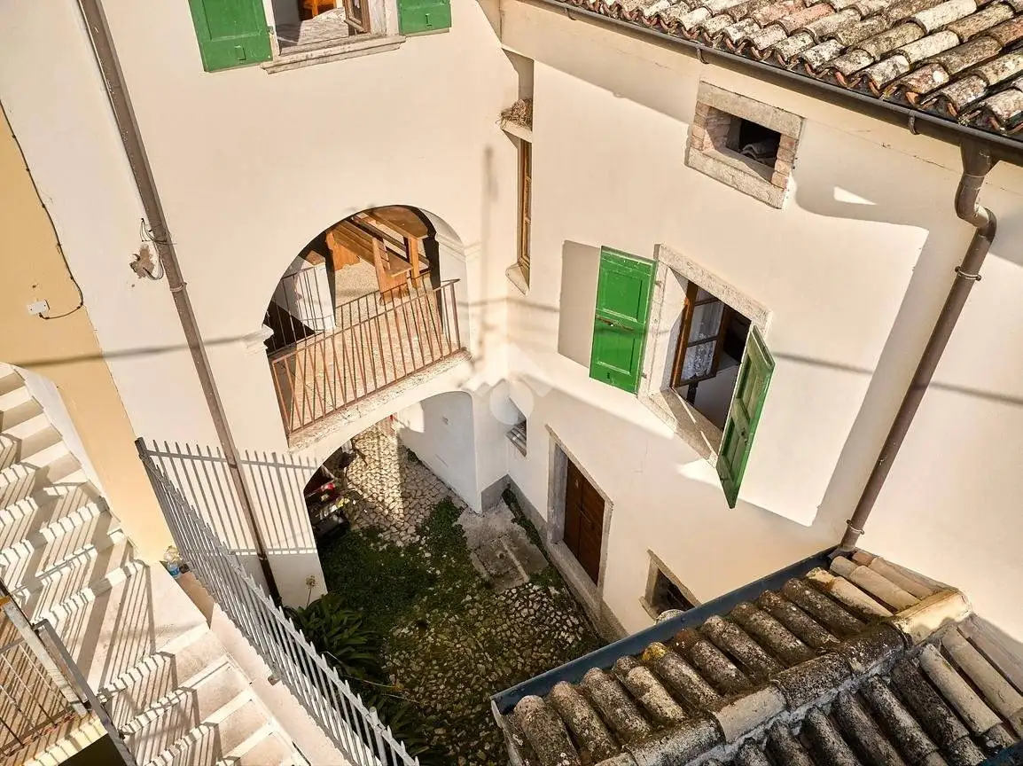 Rustico - Casale in vendita a Brenzone sul Garda