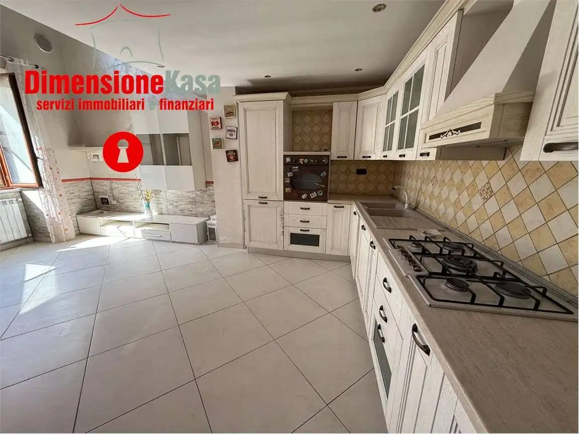 Quadrilocale via mons. cece, 1, Cimitile - foto 4