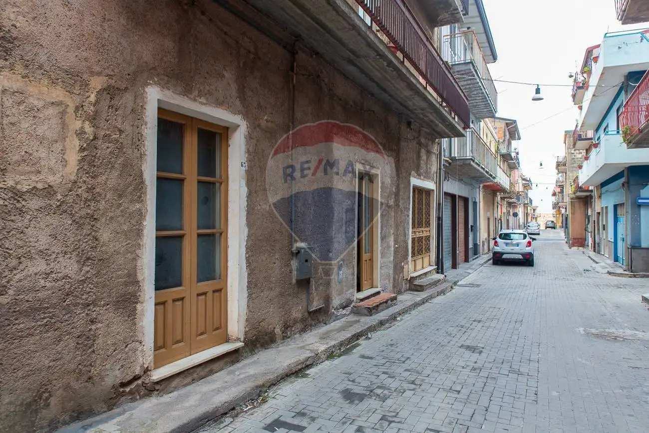 Casa indipendente in vendita a Biancavilla