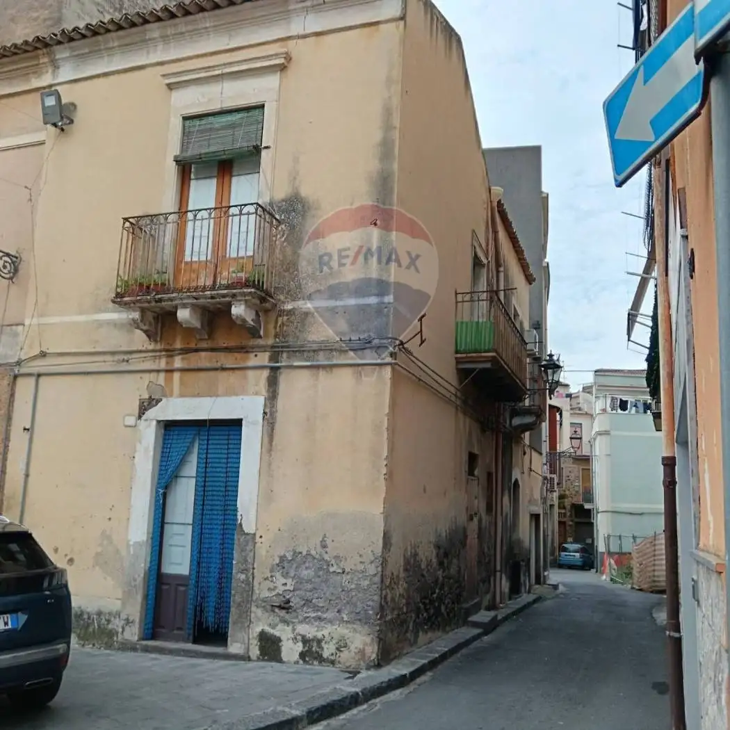 Casa indipendente in vendita a Adrano