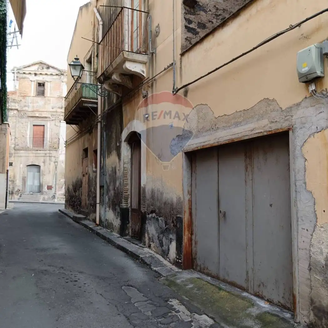 Terratetto unifamiliare via sant'antonino 74, Adrano - foto 2