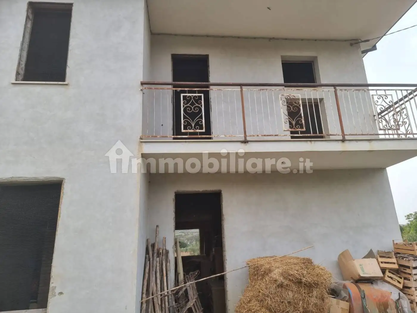 Rustico - Casale in vendita a Collecorvino