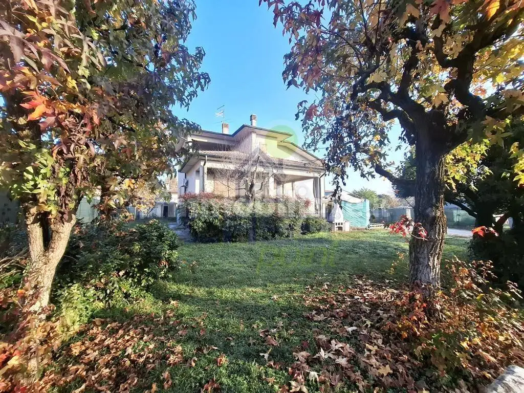 Terratetto unifamiliare via Mazzini, Centro, Castelnuovo Bocca d'Adda - foto 2