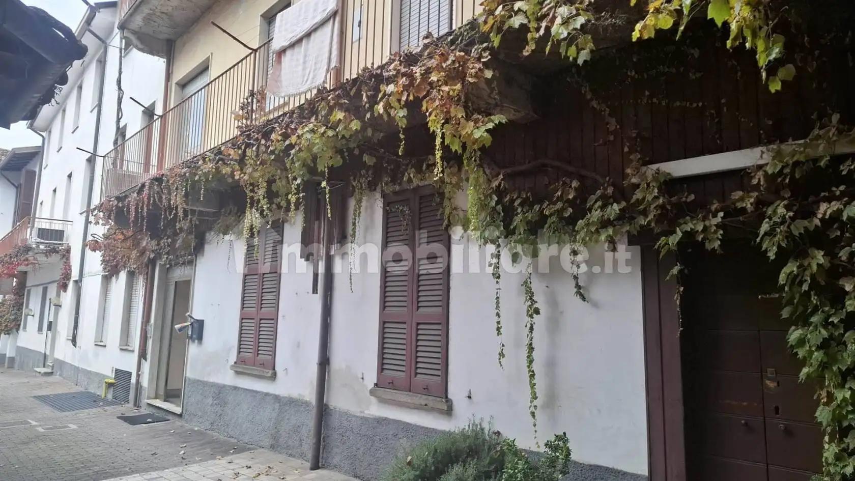 Appartamento in vendita a Barzanò