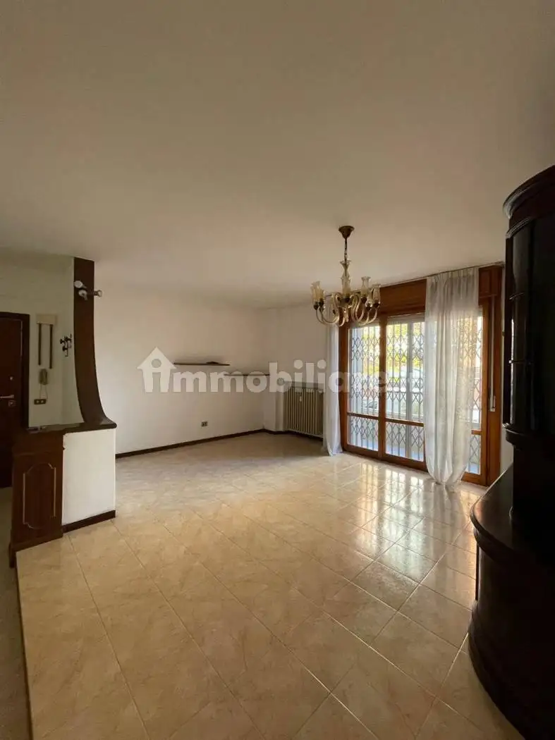 Appartamento in vendita a Modena