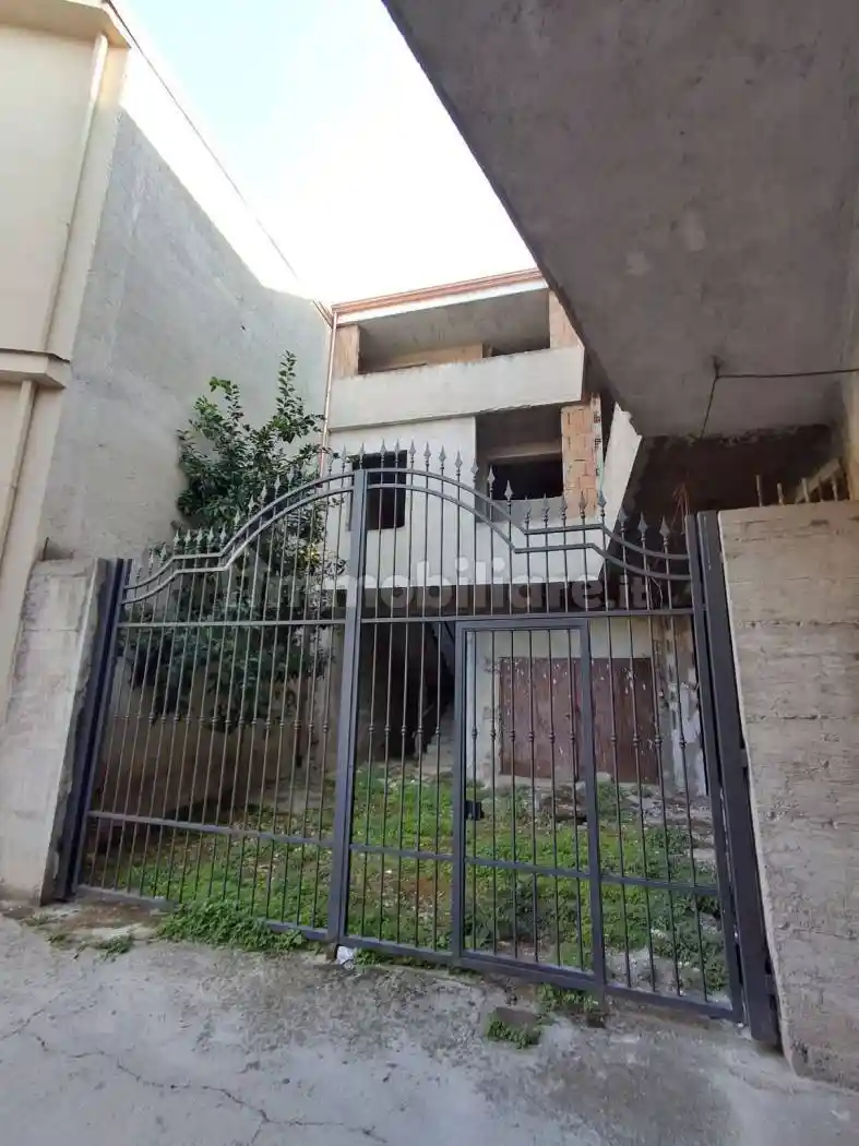 Palazzo - Edificio in vendita a Marcianise