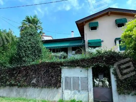 Villa in asta a Casarsa della Delizia