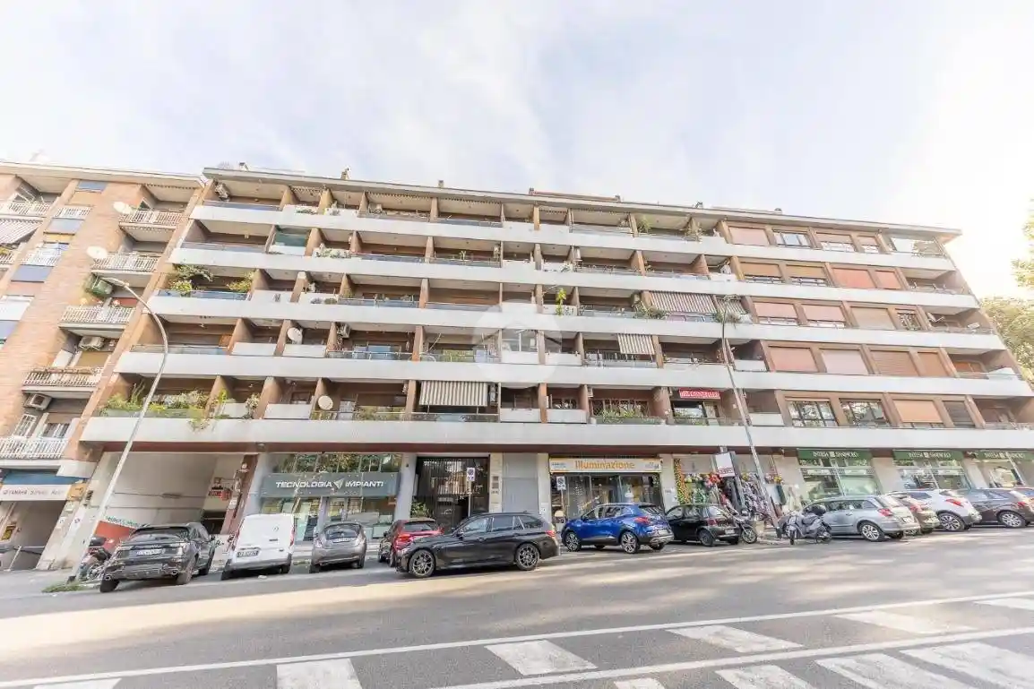 Quadrilocale via Trionfale 7032, Gemelli - Pineta Sacchetti, Roma - foto 2
