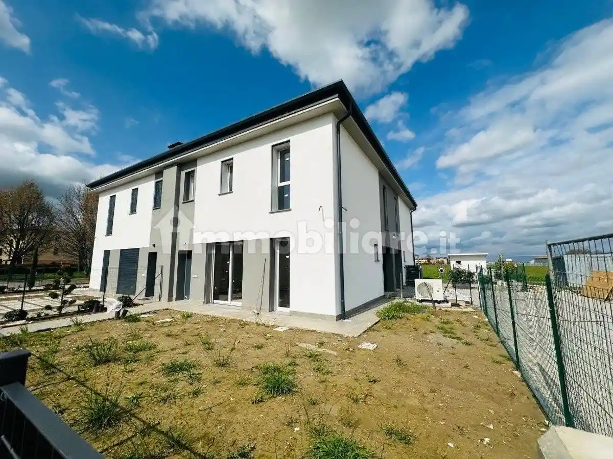 Villa a schiera via Don Gino Bursi, Sesso, Reggio Emilia - foto 3