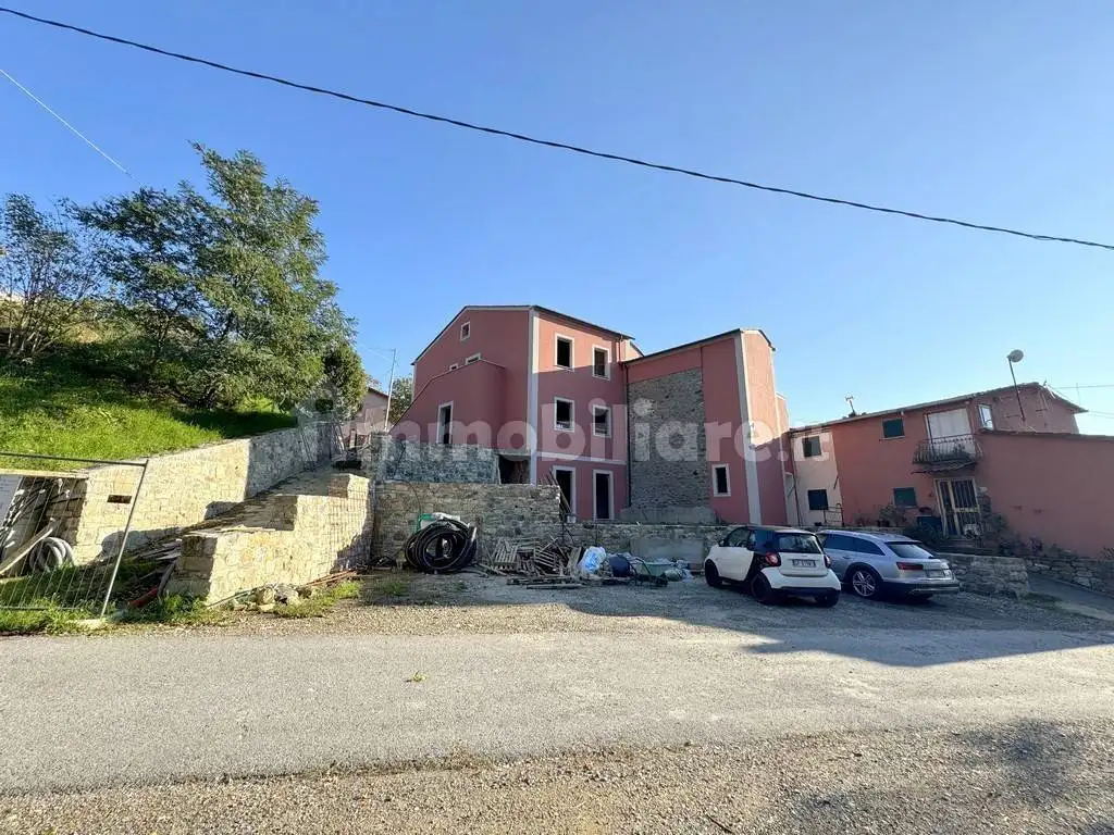 Appartamento in vendita a Sarzana