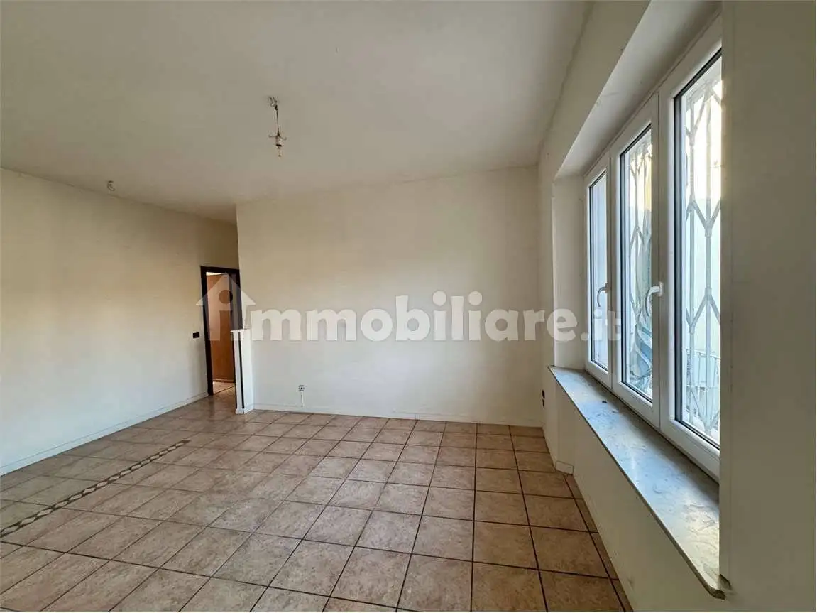 Appartamento in affitto a Voghera