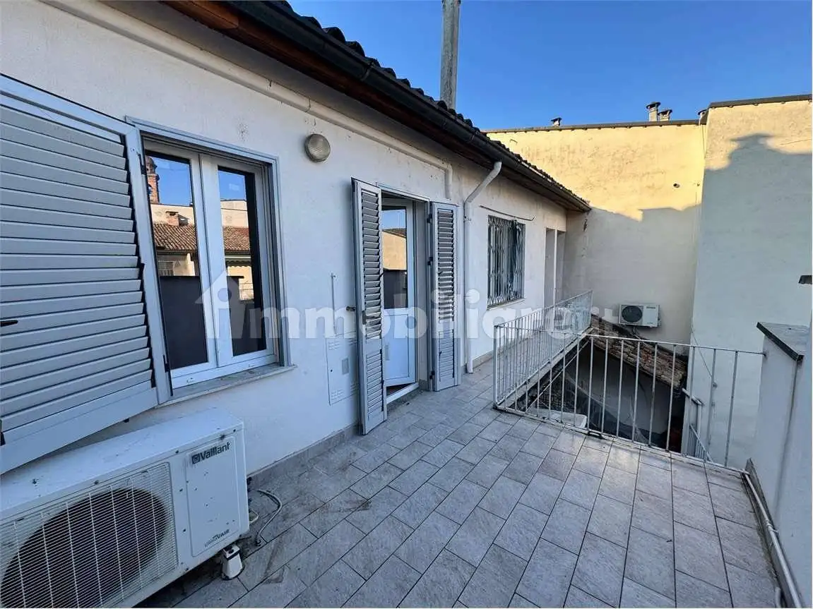 Trilocale secondo piano, Centro Storico, Voghera - foto 2