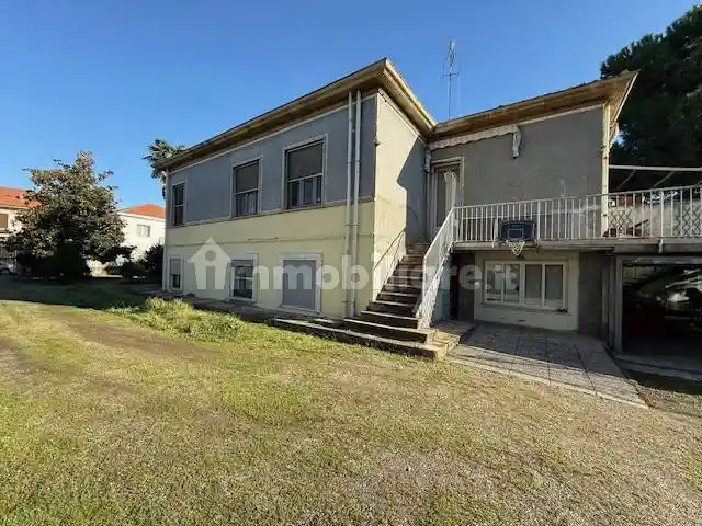 Villa bifamiliare via Giacomo Matteotti 41, Cascame, San Giovanni, Vigevano - foto 2