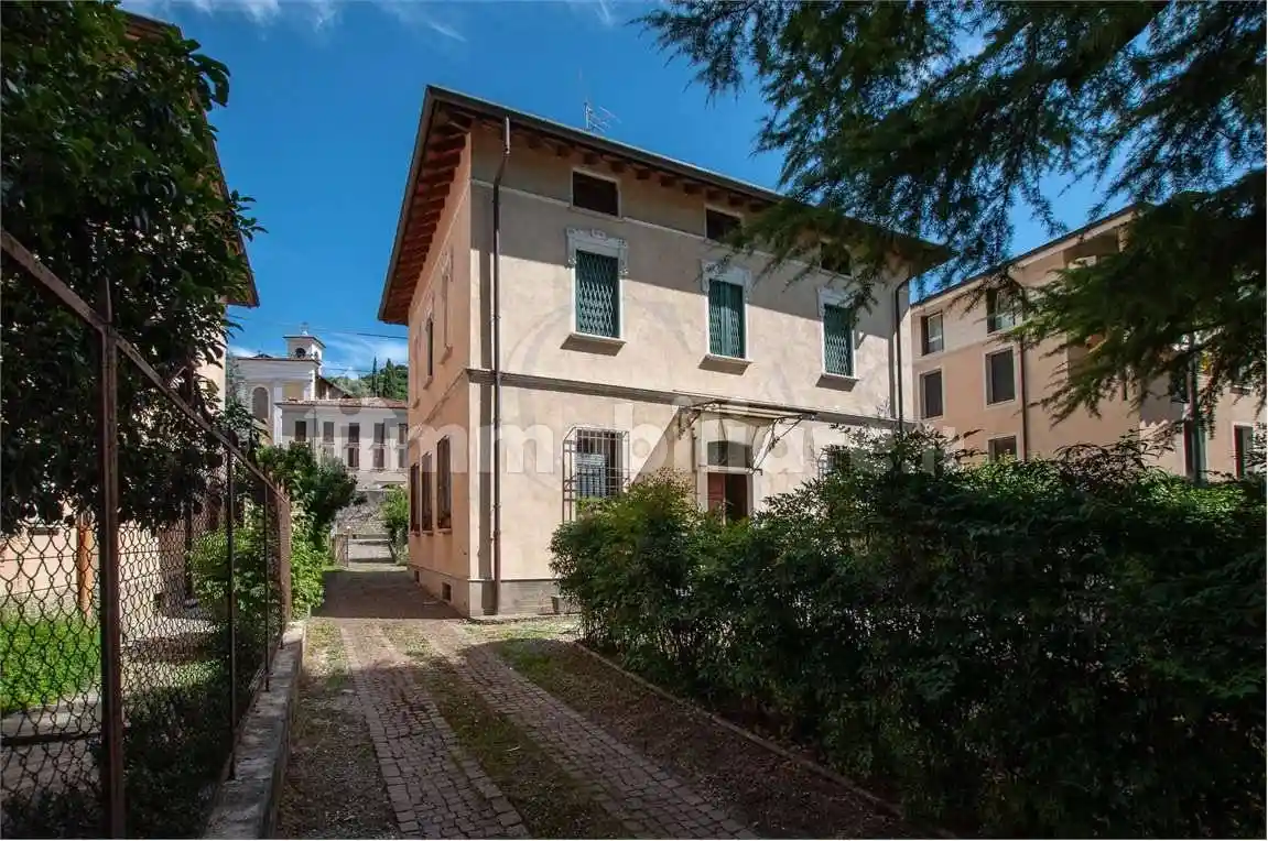 Villa in vendita a Brescia