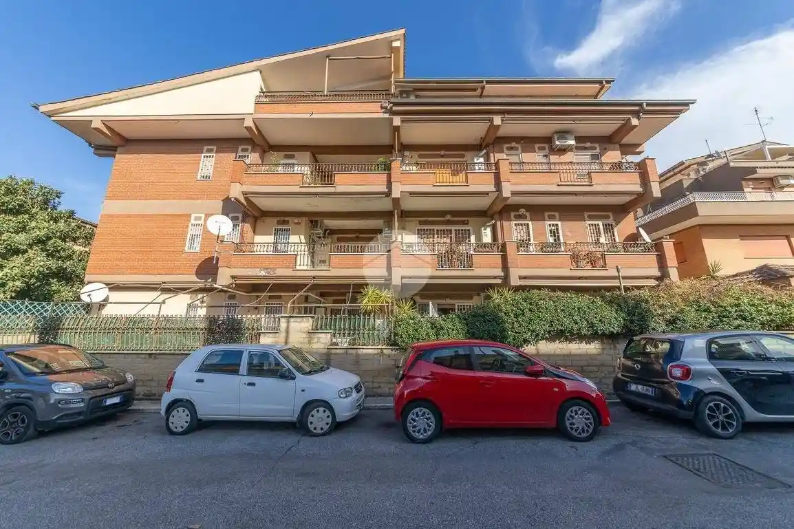 Trilocale via Bivongi 58, Anagnina, Roma - foto 2