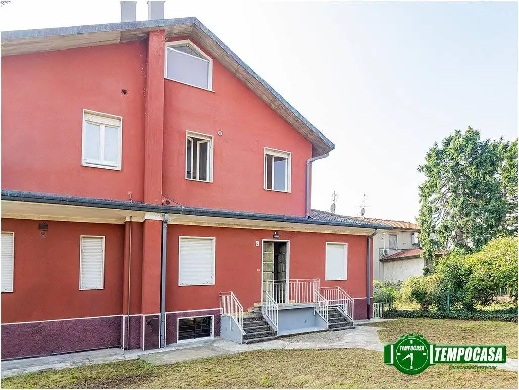 Villa in vendita a Carugate