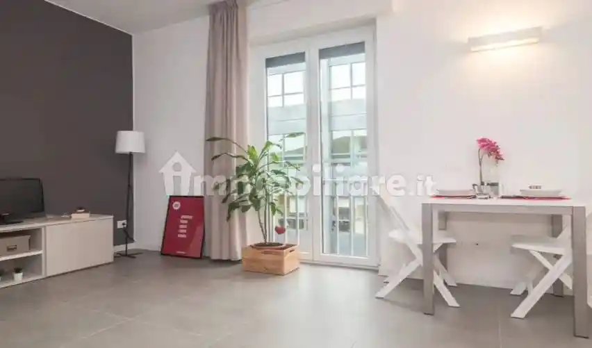 Palazzo - Edificio in affitto a Milano