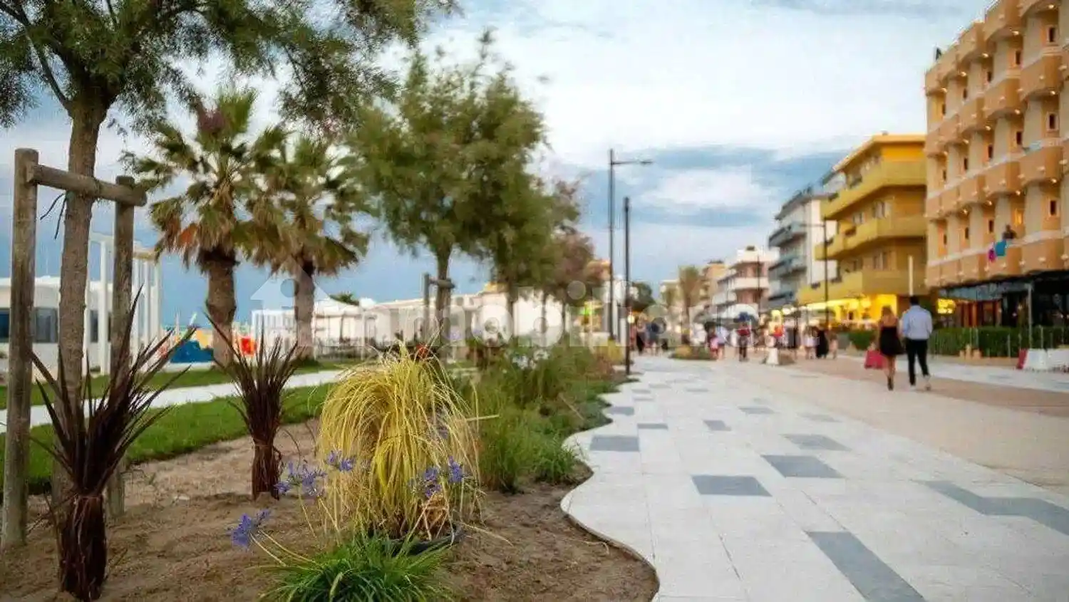 Palazzo - Edificio in Vendita - foto 2