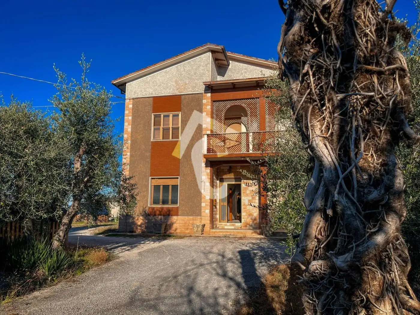 Villa in vendita a Montecarotto