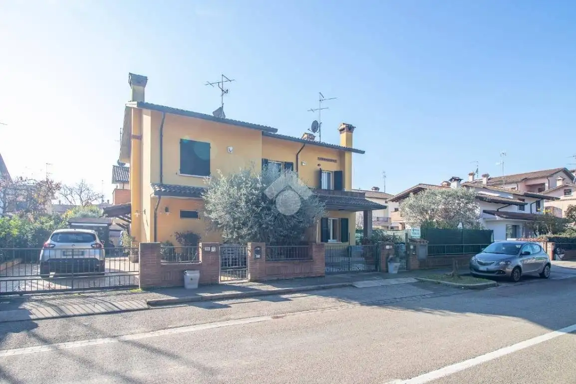 Casa indipendente in vendita a Ravenna