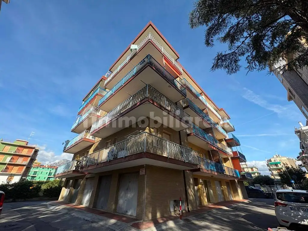 Appartamento in vendita a Borghetto Santo Spirito