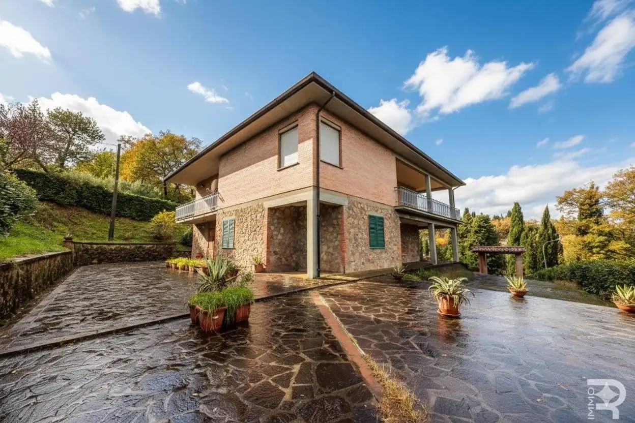 Villa in vendita a Lajatico