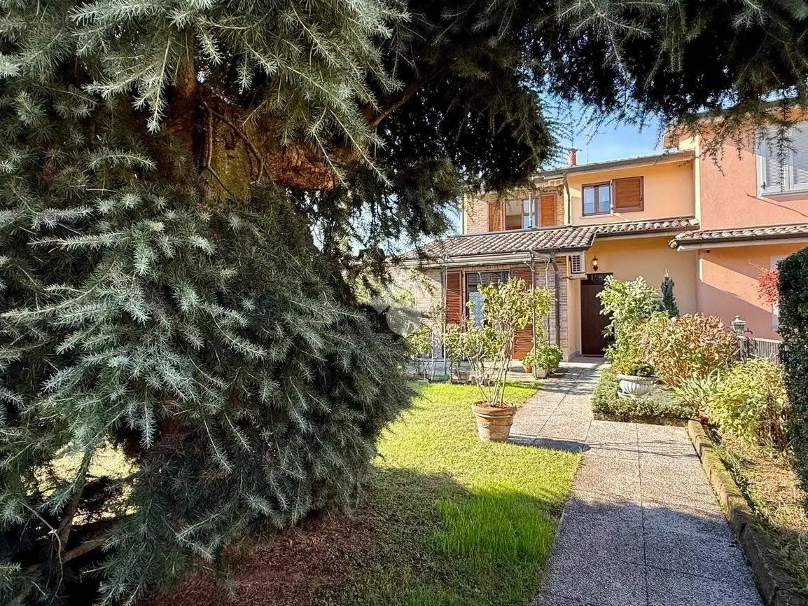 Villa in vendita a Casirate d'Adda