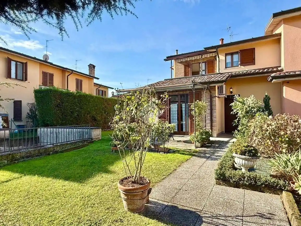 Villa bifamiliare via San Francesco d'Assisi 1, Centro, Casirate d'Adda - foto 2