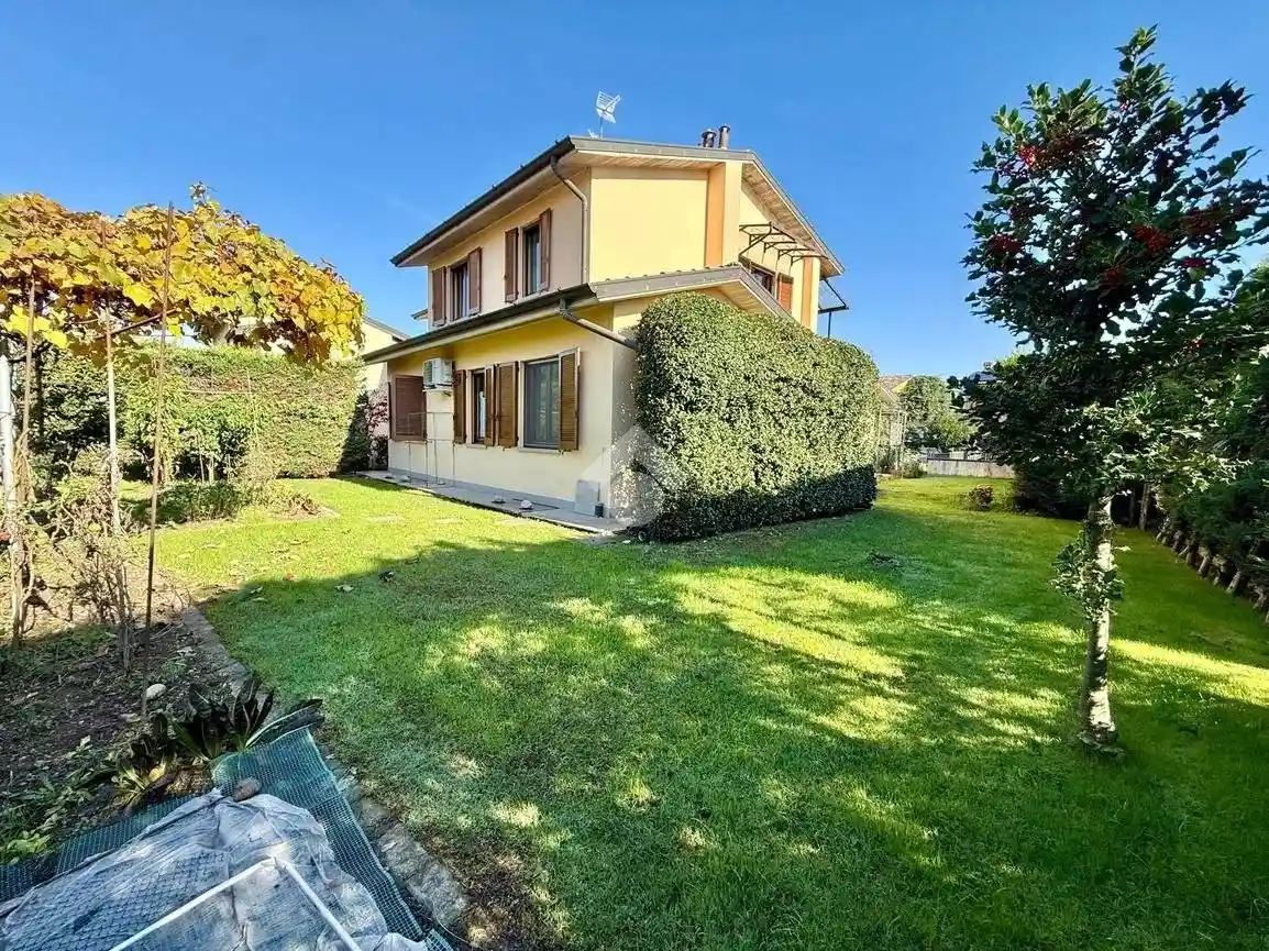 Villa bifamiliare via San Francesco d'Assisi 1, Centro, Casirate d'Adda - foto 3