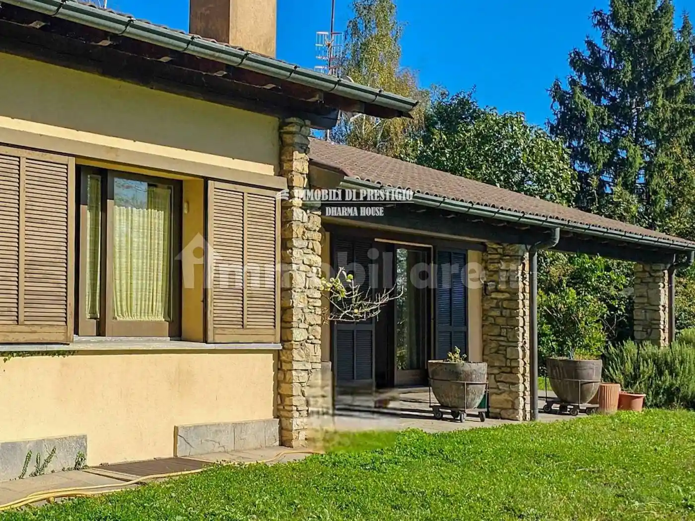 Villa in vendita a Gavirate